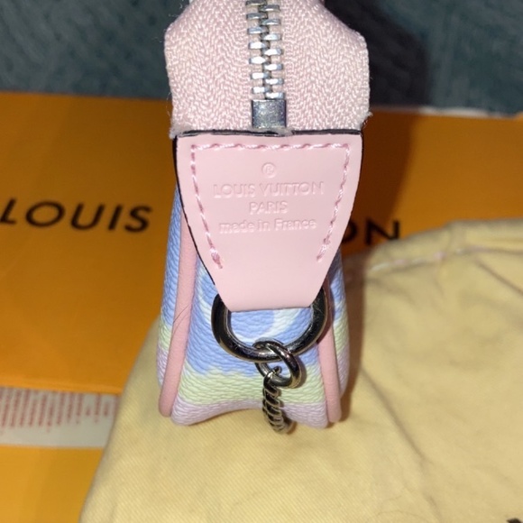 Louis Vuitton Monogram Pouchette With Pearl Strap - Picture 4 of 4